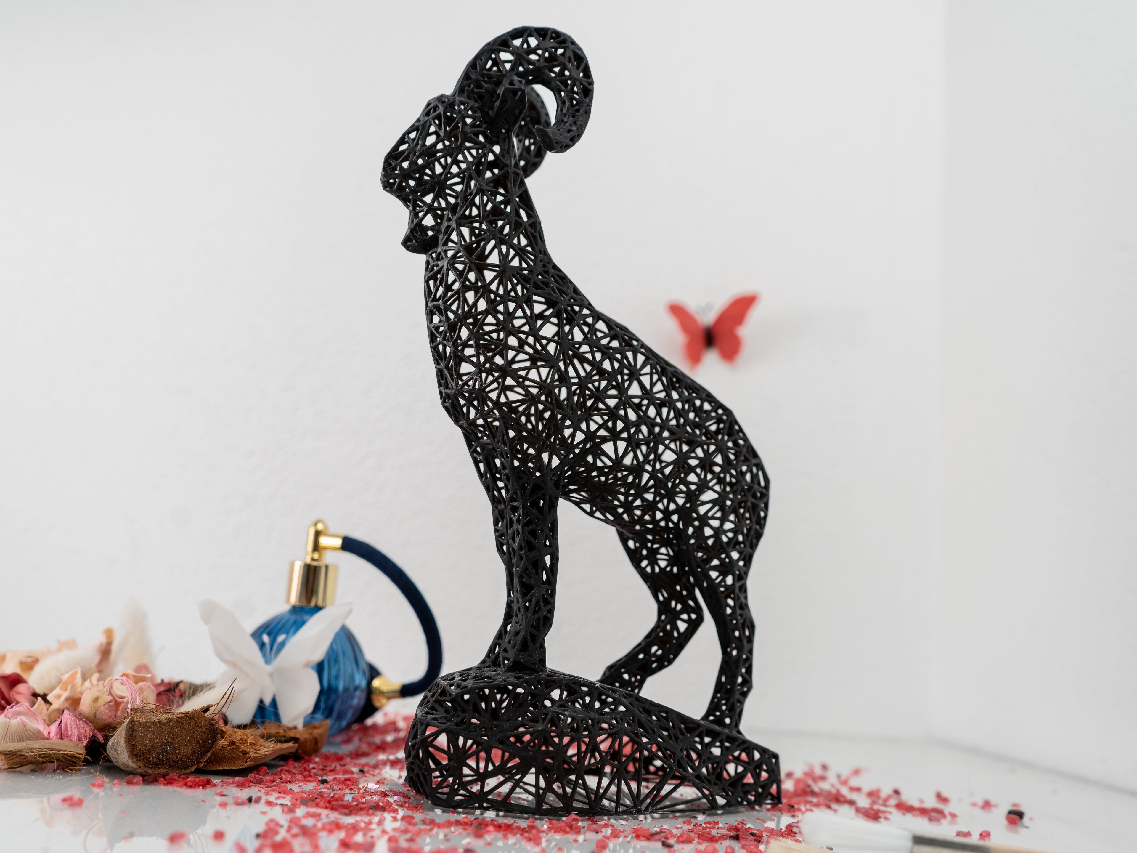 Widder-Skulptur (Aries)